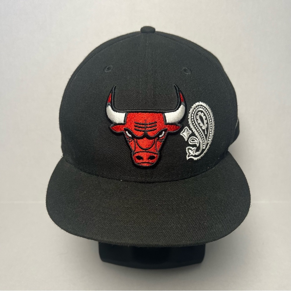 Chicago Bulls Hat New Era Paisley Patchwork Undervisor 59FIFTY Fitted Cap 7 5/8